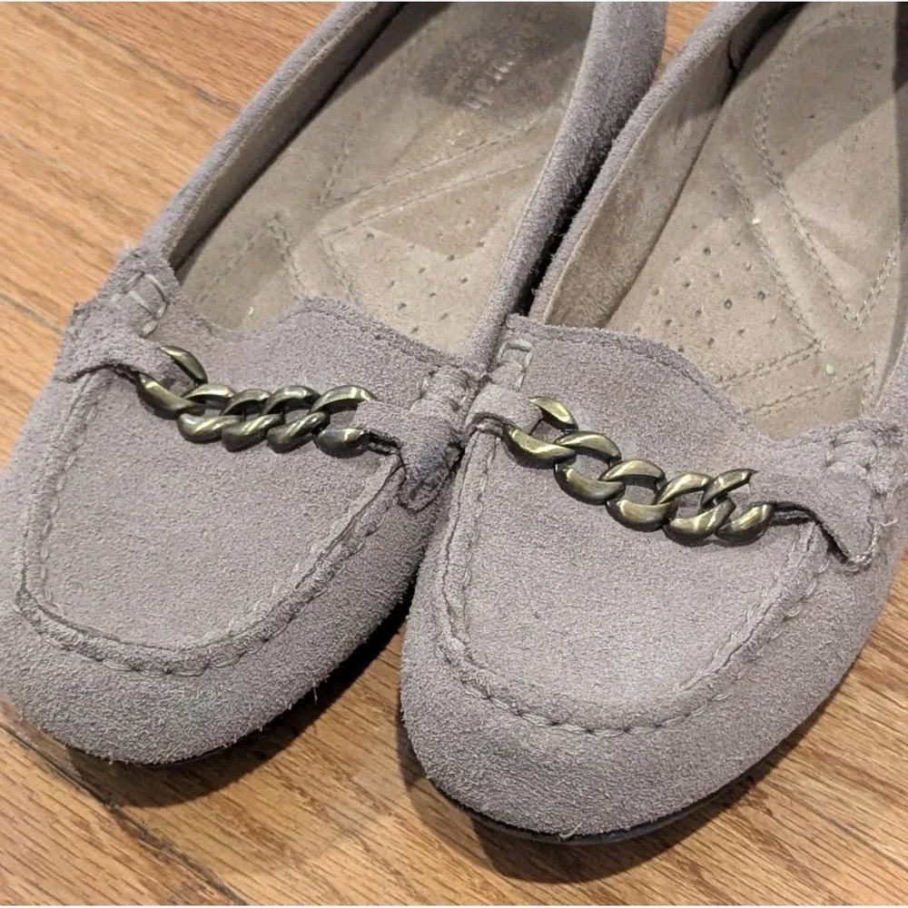Quiet Luxury Naturalizer Suede Chain Loafers Taupe Comfort Flats Women's 7.5